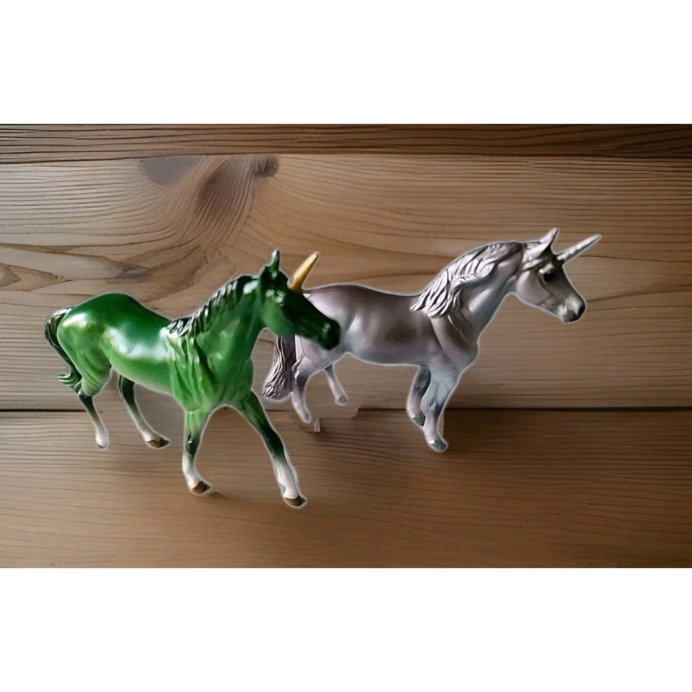 Lot 2 Breyer‎ Stablemates Unicorn Crazy Surprise Green Lavender Mare & TB Walker